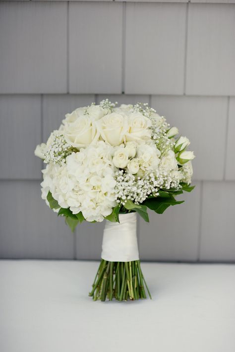 Hydrangea Bouquet Wedding, Wedding Flowers Hydrangea, Summer Wedding Bouquets, Yacht Club Wedding, Hydrangeas Wedding, Boda Mexicana, All White Wedding, White Wedding Bouquets, White Hydrangea