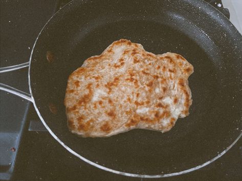 Having trouble utilizing that sourdough discard? Try this quick and simple sourdough discard naan bread recipe. It's always on repeat! Discard Naan Bread, Sourdough Discard Naan, Best Natural Laundry Detergent, Naan Bread Recipe, Simple Sourdough, Homemade Naan Bread, Recipes With Naan Bread, Natural Laundry Detergent, Focaccia Recipe