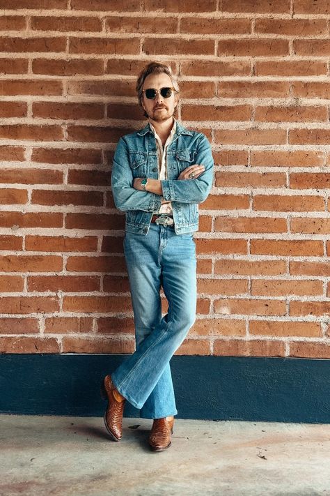 Vintage Spring Light Denim on Denim Spring Light, Denim On Denim, Vintage Spring, Light Spring, Gentleman Style, Light Denim, Denim Outfit, American Apparel, Business Casual