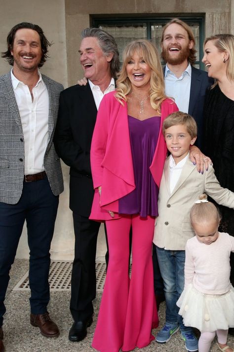 Kurt Russell and Goldie Hawn's Modern Family Is Absolutely Golden Goldie Hawn Kurt Russell, Kurt Russell, Cute Celebrity Couples, Star Family, Goldie Hawn, Celebrity Families, Famous Couples, Famous Stars, Celebrity Kids