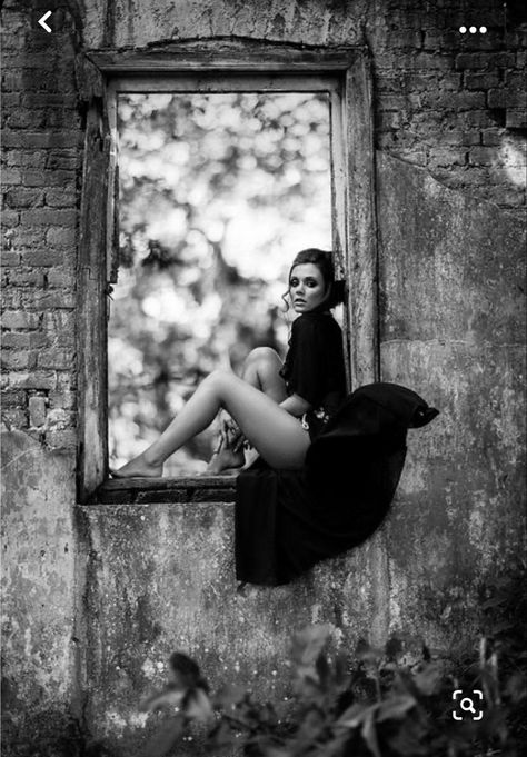 Creative Photoshoot Ideas, Foto Tips, Halloween Photoshoot, Photoshoot Themes, Outdoor Photoshoot, Photoshoot Concept, Black And White Portraits, Old Building, Artistic Photography