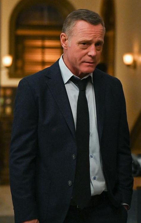 Jason Beghe New Pictures, Hank Voight, Jason Beghe, Chicago Police, Delivery Pictures, Distressed Leather Jacket, Chicago Med, Jason Statham, Chicago Pd