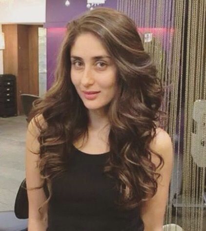 Nice Hair Colour 2023, Kareena Kapoor Hairstyles, Colour 2023, Brown Hair Color Chart, Black Hair Balayage, Hair Color Underneath, Actress Hairstyles, Malaika Arora, Hair Color Chart