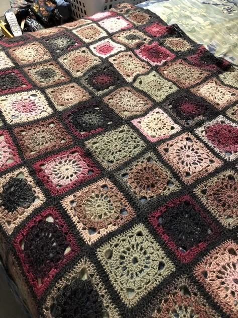 Hippy Granny Square Blanket, Crochet Blanket Cottagecore, Bohemian Crochet Blanket, Whimsigoth Crochet Blanket, Crochet Blanket Unique, Crochet Vintage Blanket, Crochet Ideas One Color, Crocheted Room Decor, Crochet Fluffy Blanket