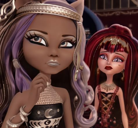 Clawdeen And Draculaura Matching Pfp, Draculaura Matching Pfp, Clawdeen And Draculaura, Clawdeen Draculaura, Draculaura Aesthetic, Howleen Wolf, Hello Kitty Wallpaper Hd, Monster High Pictures, Clawdeen Wolf