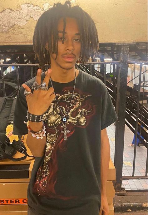 Black Goth Boy, Alt Black Boy, Alt Outfits Aesthetic, Afro Goth, Punk Boy, Afro Punk Fashion, Dreadlock Hairstyles For Men, Goth Boy, Alt Outfits