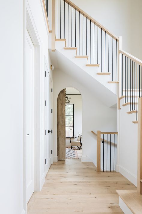 The Top Staircase Railing Inspiration Photos We're Using to Design Ours. - Chris Loves Julia Modern English Farmhouse, English Farmhouse, Kate Marker Interiors, Staircase Railings, House Stairs, Home Modern, Interior Photography, Stair Railing, Staircase Design