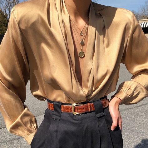 Beautiful liquid silk and more coming to the site later today ❤️? Satin Outfit, Pant Trends, Satin Blouses, Small Crop Tops, Gold Silk, Satin Shirt, Tailored Pants, Street Style Women, Silk Blouse