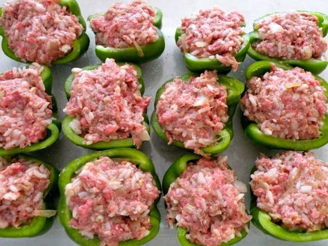 Jewish Stuffed Peppers, Polish Stuffed Peppers, Beef Stuffed Peppers Recipe, Stuffed Green Peppers With Ground Beef, Stuffed Green Peppers Recipes, Stuffed Hungarian Peppers, Recipes With Green Peppers, Green Peppers Recipes, Hungarian Stuffed Peppers