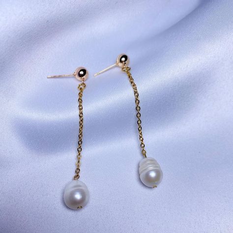 Clare Pearl Drop earring 6000 naira. Available on our flutterwave page. Click the link on bio to shop now (THE DAINTY COLLECTION). #pearl #pearlnecklace #pearlearrings #jewelry #daintyjewelry Drop Earring, Dainty Jewelry, Pearl Drop Earrings, Pearl Drop, Click The Link, Pearl Necklace, Pearl Earrings, Shop Now, Drop Earrings