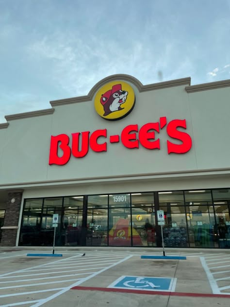 Texas Home Aesthetic, Bucees Texas Aesthetic, Buccees Aesthetic, Zepto Backrounds, Bucees Texas, Im Board, Texas Culture, Texas Lifestyle, Texas Life