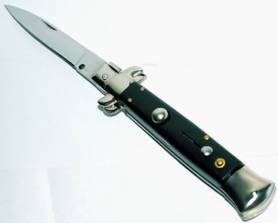 stillet knife - how a stiletto got its name Greaser Aesthetic, Hitman Agent 47, Stiletto Knife, Butterfly Knives, Switchblade Knife, Agent 47, Pen Knife, Hunting Supplies, Female Assassin