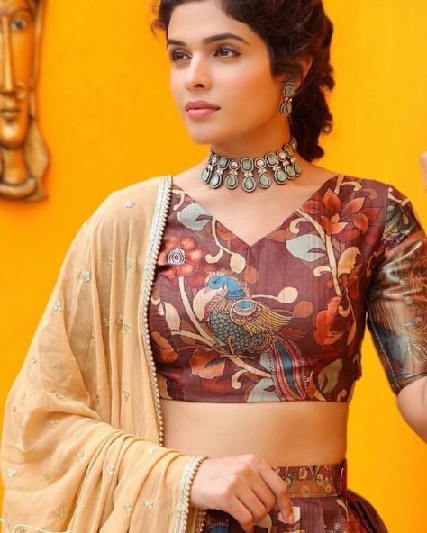 Brown Lehenga Chocolate, Sarees Bridal, Print Lehenga, Kalamkari Print, Saree Fashion, Traditional Bride, Lehenga Saree, Lehenga Choli, Anarkali