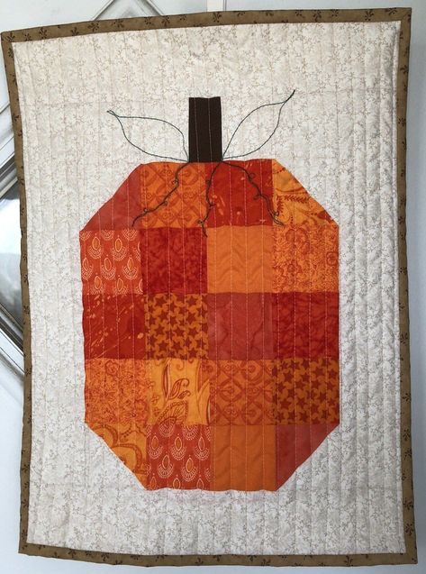 Pumpkin Harvest Blessing Door Hanger – Free Pattern Quilted Door Hangers Free Pattern, Seasonal Quilted Door Hangers, Pumpkin Wall Hanging, Pumpkin Wall Hanging Pattern, Fall Wall Quilts Patterns, Fall Wall Hangings Quilted, Fall Quilted Door Hanging, Fall Quilt Wall Hanging Free Pattern, Pumpkin Wall Hanging Quilt