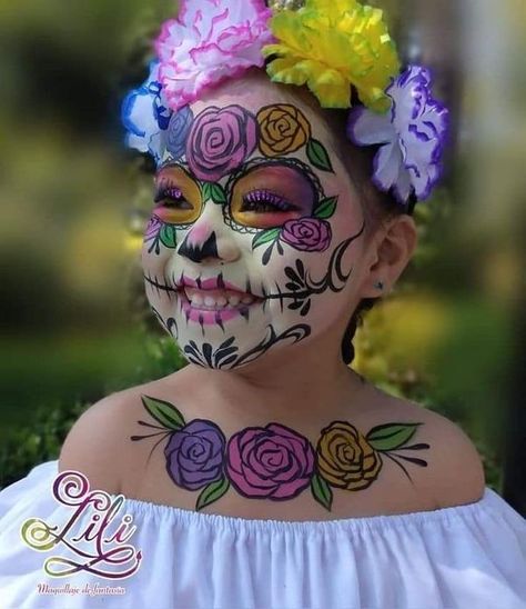 Kiss and makeup Day Of The Dead Face Paint Kids, Easy Catrina Makeup Kids, Catrina Makeup Kids, Mexican Face Paint, Sugar Skull Makeup Easy, Candy Skull Makeup, Skull Face Makeup, Sugar Skull Face Paint, Halloween Makeup Sugar Skull