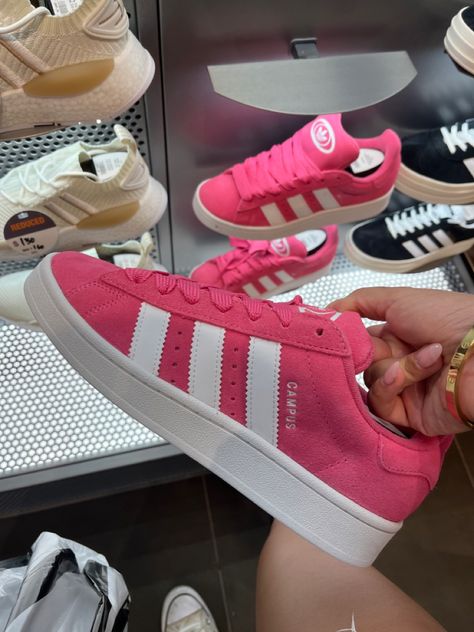 Shoe Wishlist, Adidas Campus, Shoe Inspo, Aesthetic Shoes, Trending Sneakers, Swag Shoes, Dc Shoes, Pink Adidas