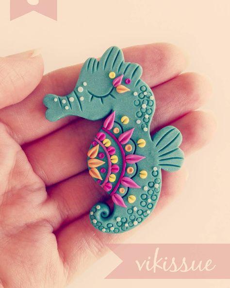 Clay Seahorse, Ceramic Plates Art, Turquoise Mandala, Fimo Kawaii, Diy Crafts Love, Clay Magnets, Diy Air Dry Clay, Sculpey Clay, Polymer Clay Jewelry Diy