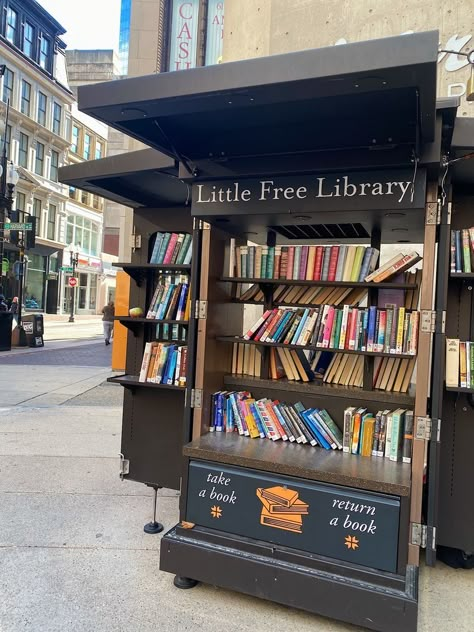 Pop Up Book Store, Outdoor Bookshelf, Small Book Store, Mobile Bookstore, Book Truck, Outdoor Library, Cafe Bookstore, Public Furniture, Community Service Ideas