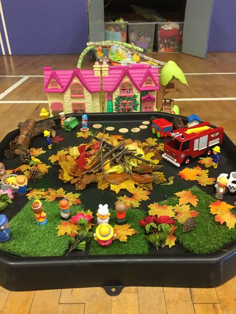 Autumn Eyfs Activities, Bonfire Night Activities, Bonfire Night Crafts, Tuff Tray Ideas Toddlers, Tuff Tray Ideas, Diwali Crafts, Diwali Fireworks, Diwali Activities, Fireworks Craft