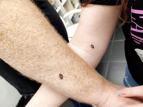 Line Tattoos Matching, Micro Matching Tattoos, Matching Bug Tattoos, Fine Line Ladybug Tattoo, Tattoos Black And White, Feeling Feminine, Ladybug Tattoo, Tattoos Couples, Tattoos Matching