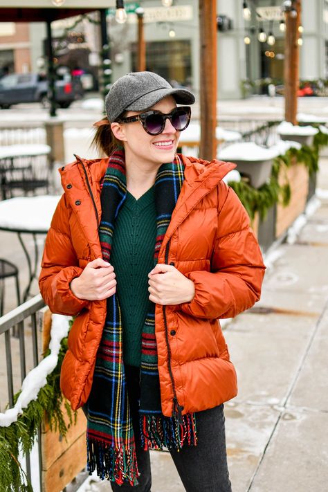 Orange Puffer Coat Outfit, Burnt Orange Puffer Jacket Outfit, Orange Jacket Outfit Winter, Orange Puffer Jacket Outfit, Orange Jacket Outfit, Colorful Winter Outfits, Orange Puffer Jacket, Casual Winter Outfit, Sorel Snow Boots