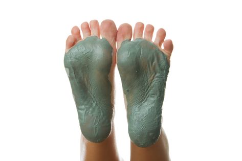 Foot Mask Diy, Bentonite Clay Detox, Diy Detox, Mud Bath, Detox Bath, Keratosis Pilaris, Foot Mask, Foot Soak, Foot Bath