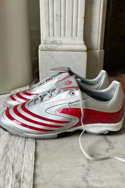 retro adidas football sneakers Adidas Vintage Shoes, Vintage Adidas Shoes, 2000s Shoes, Football Trainers, Cool Trainers, Retro Adidas, Adidas Retro, Cold Fits, Adidas Vintage