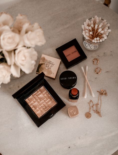 Three Spring picks from Bobbi Brown... Bobbi Brown Aesthetic, Bobbie Brown Makeup, Makeup Content, Business Makeup, Summer Eyeshadow, Sparkle Eyeshadow, Full Coverage Makeup, Sparkly Eyeshadow, Flatlay Makeup