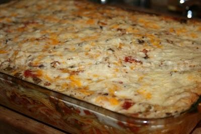 Baked Spaghetti from Trisha Yearwood Creamy Baked Spaghetti, Trisha Yearwood Recipes, Pastas Recipes, Deep South Dish, Trisha Yearwood, Cream Of Mushroom Soup, Cream Of Mushroom, Baked Spaghetti, Think Food