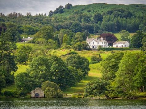 *🇬🇧 On the shores of Windermere (Lake District, England, UK) by Bob Radlinski 🌳 Nov-25-2021 Windermere Lake District, Lake District England, Lake Windermere, English Country House, England Uk, Cumbria, Wales England, Lake District, Vacation Destinations