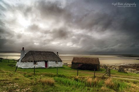 Crofters cottage at Malaclete North Uist the Hebrides Scotland North Uist Scotland, Crofters Cottage, Cottages Scotland, Scottish Cottages, Hebrides Scotland, Scottish Homes, Scotland Forever, Cottage By The Sea, Outer Hebrides