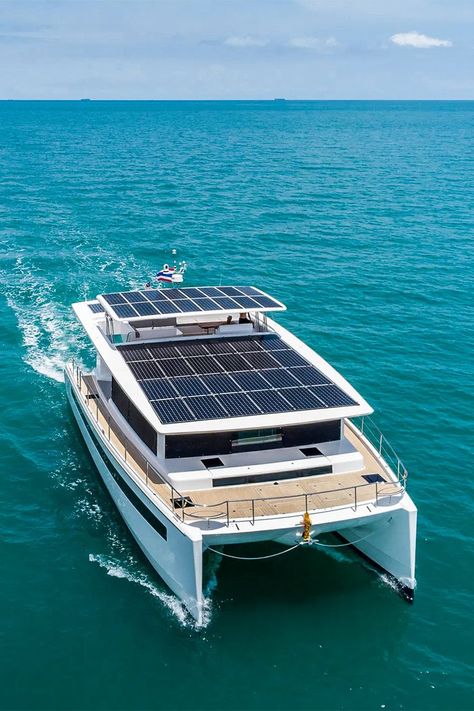 Built in Thailand and Italy, the Silent 60 ushers in the brand's new range of solar-electric catamarans and will premiere at the Cannes Yachting Festival. #yacht #yachting #motoryacht #exterior #megayacht #superyacht #interior #luxury #catamaran Silent Yacht 120, Catamaran Yacht Interior, Silent 60 Yacht, Sailing Catamaran Yachts, Solar Catamaran, Electric Yacht, Catamaran Interior, Luxury Catamaran, Solar Yacht