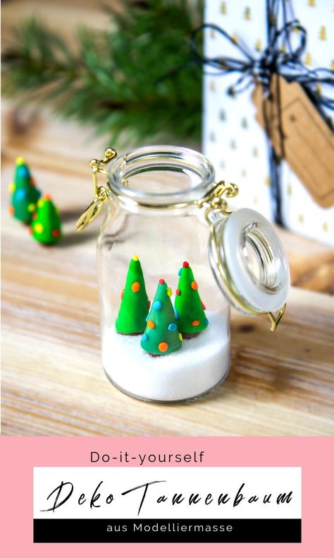 Tannenbaum aus Modelliermasse - DIY Anleitung Deutsch Diy Fimo, Diy Crafts Christmas, Christmas Clay, Polymer Clay Christmas, Little Christmas Trees, Winter Crafts For Kids, Colorful Christmas Tree, Winter Kids, Craft Sale