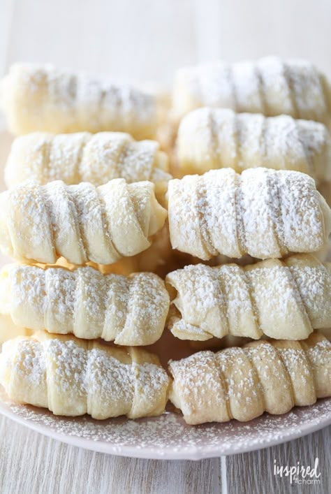 Cream Horn Cookies (Lady Locks) recipe Horn Cookies, Lady Locks, Cream Horn, New Year's Desserts, Cream Horns, Vegan Candies, Dessert Aux Fruits, Super Easy Recipes, Köstliche Desserts