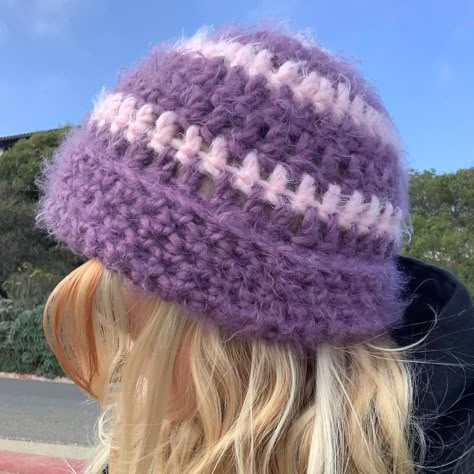 Crochet Mohair Beanie, Crochet Hat Color Combinations, Fuzzy Yarn Crochet, Crochet Striped Beanie, Fuzzy Crochet, Fuzzy Beanie, Fluffy Crochet, Scrap Yarn Crochet, Crochet Beanies