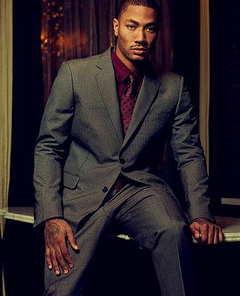 Derrick Rose Rose Black And White, A Man In A Suit, Man In A Suit, Hey Handsome, Derrick Rose, Swag Men, Fashion Business Casual, Rose Black, Grown Man