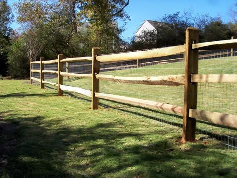 Mossy Oak Fence offers a wide range of customizable horse fences, perfect for containing livestock or setting property boundaries. We offer both vinyl and wood ranch rail fencing in a variety of colors and stains. You can choose between the 2-rail, 3-rail, 4-rail, split rail or crossbuck styles, or request a free quote online to see how you can customize your own horse fence! Roses Growing, Ranch Fencing, Wood Fence Design, Split Rail Fence, Fence Designs, Rustic Fence, Horse Fencing, Pallet Fence, Fencing Material