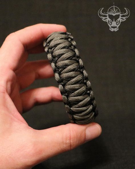 Ace of Spades Stitched King Cobra Paracord Bracelet . CORDS: Thundercloud Gray 550, Black 550 STITCHING: Thundercloud Gray MicroCord . #eastandbulldesign #paracord #bracelet #paracordbracelet #surferbracelet #handmade #handcrafted #handcraft Thundercloud Gray, Surfer Bracelets, King Cobra, Ace Of Spades, Paracord Bracelet, 550 Paracord, Paracord Bracelets, Paracord, Stitching