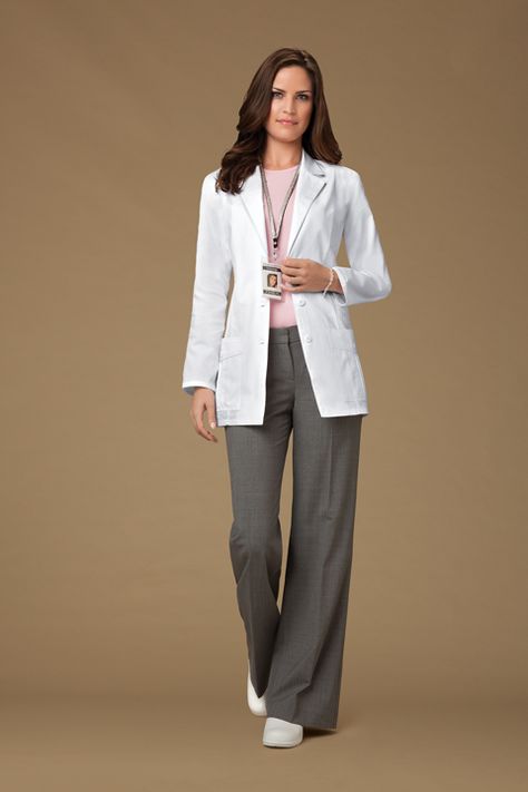 Doctor Style Outfits Women, Doctor Style Outfits, Female Doctor Outfit, Female Doctor Outfit Medical, White Coat Outfit Medical, White Coat Photoshoot Doctor, Doctor Work Outfit, Lab Coat Fashion, White Coat Doctor