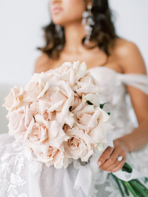 Blush Colored Flowers, White And Blush Wedding Flowers, Wedding Bouquet Styles, Blush Roses Wedding, Oct Wedding, Wedding Sydney, Modern Bridal Bouquets, Blush Wedding Decor, Elegant Wedding Bouquets