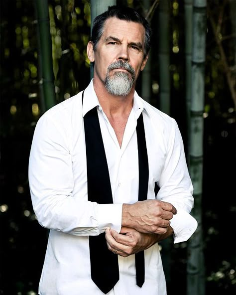 mancandy kings; — JOSH BROLIN photographed by Kathryn Boyd... Actor Icons, Unexpected Love, Josh Brolin, The Rake, Portrait Photos, Character Sketches, Hot Spicy, Pjo Hoo, Romeo And Juliet