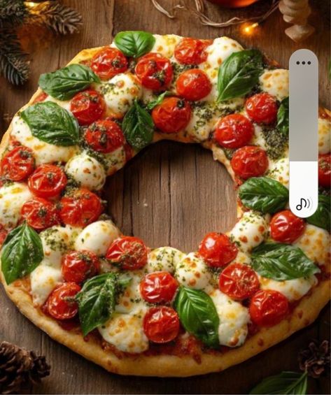 Wreath Pizza, Poor Mans Stew, Make Ahead Christmas Appetizers, Caprese Pizza, Holiday Brunch, Cheese Ball Recipes, Holiday Appetizers, Christmas Party Food, Christmas Snacks