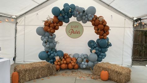 Fall theme baby decor Pumpkin Themed Baby Shower Ideas Boy, Pumpkin Themed Baby Shower Ideas, Baby Shower Fall Theme, Baby Shower Ideas Boy, Fall Baby Shower Themes, Themed Baby Shower Ideas, Shower Balloons, Baby Shower Pumpkin, Fall Theme