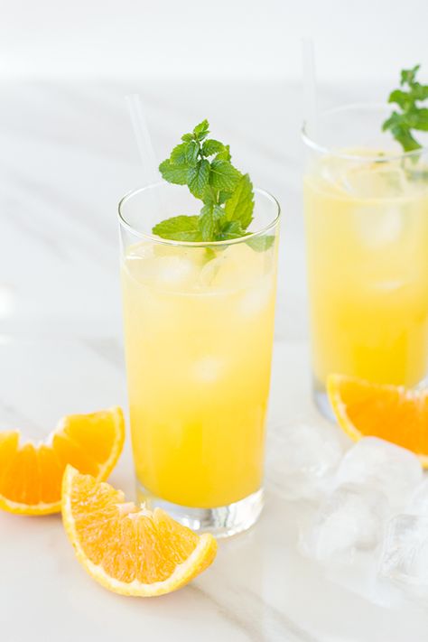 Mimosa meets mojito - this fun spin on a mojito combines two classic cocktails for a refreshing (but strong!) summer sipper. Tequila Cocktails Pitcher, Lime Mocktail Summer Drinks, Pineapple Mojito Recipe Pitcher, Mojito Mocktail Recipe Pitcher, Best Mimosa Recipe, Tequila Sunrise Pitcher, Infused Tequila, Mexican Entrees, Amazing Drinks