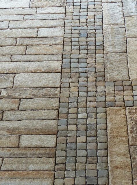 Stone Installation, Paving Pattern, Pebble Floor, Outdoor Barbeque, Natural Stone Flooring, Stone Barns, Natural Edge, Paving Stones, Public Spaces