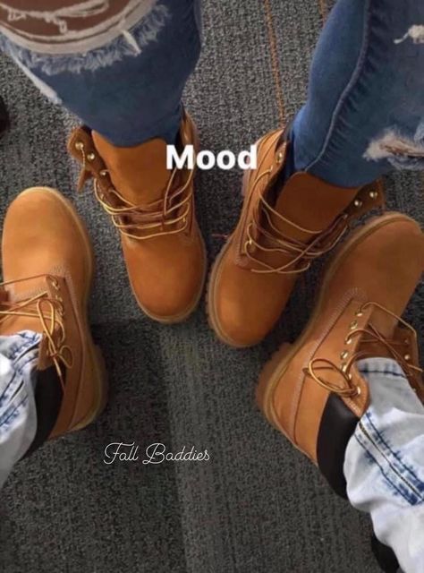 Matching Shoes For Couples, Couple Shoes Matching, Tims Boots, Shoes Matching, Ugg Snow Boots, Goals Relationship, Fall Getaways, Couple Shoes, Aesthetic Shoes