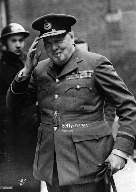 Winston Churchill gives a salute as he returns home to London. Winston Churchill Photos, Canadian Soldiers, Winston Churchill Quotes, Canadian Military, Canadian Army, Military Medals, Historical People, Military Uniforms, Winston Churchill