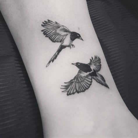 Magpies Tattoo, Dad Daughter Tattoo, Fawn Tattoo, Pigeon Tattoo, Magpie Tattoo, Wild Tattoo, Tattoo Now, Sweet Tattoos, London Tattoo