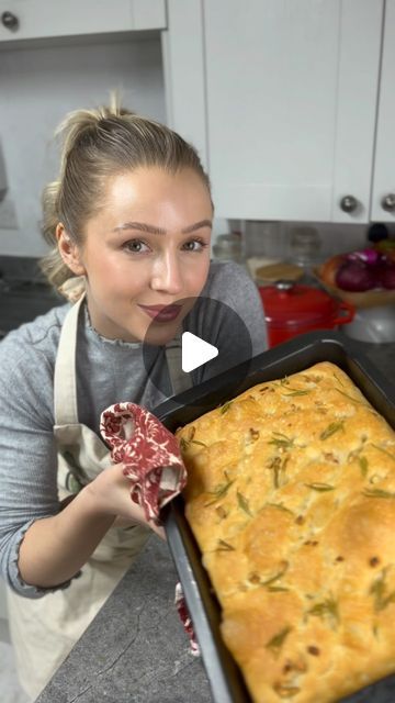 Focaccia Topping Ideas, Vegan Bread Rolls, Home Made Puff Pastry, Bread Dough Recipe, Olive Bread, Focaccia Recipe, Food Baking, Dough Recipes, Focaccia Bread