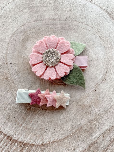 Hair Clips Flower, Felt Hair Accessories, Diy Hair Accessories Ribbon, Felt Headband, Bow Template, Felt Hair Clips, Felt Crafts Diy, Felt Gifts, Felt Bows